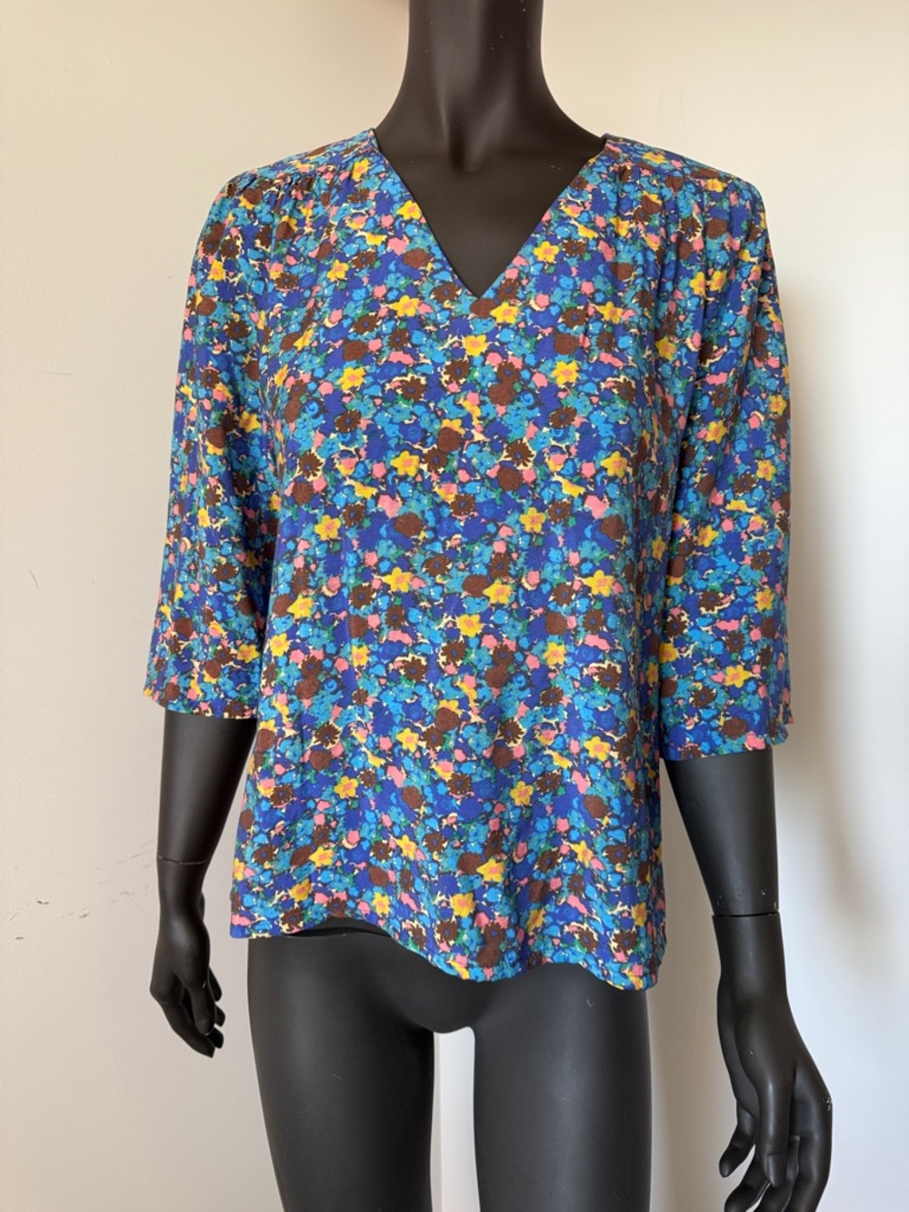203. NWT ICHI Blue Floral Blouse Boho V-Neck Flowy Sleeve Top